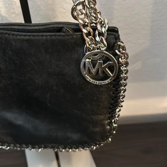 Michael Kors Small Chelsea Messenger Bag Black Leather With Chain - Picture 3 of 9